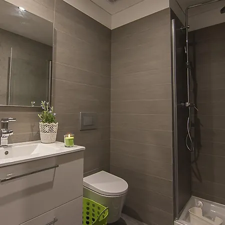 S. Gonçalinho - Apartamento *